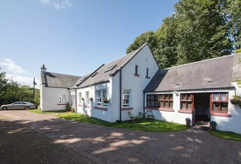 هتل Justb Deva Edinburgh