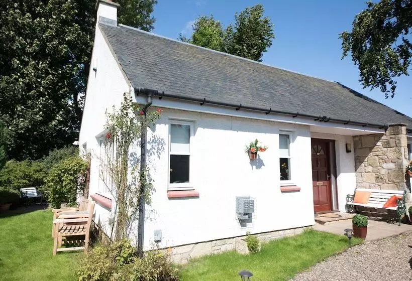 هتل Justb Deva Edinburgh