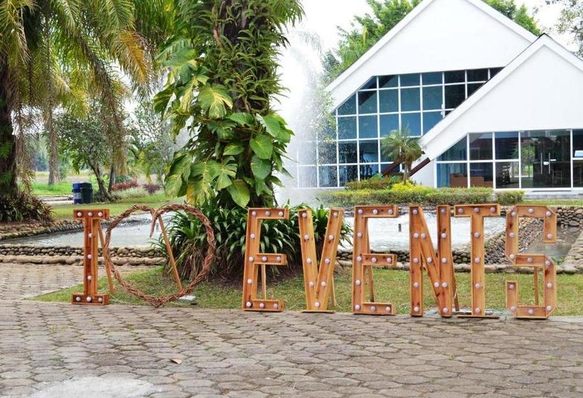 בית מלון כפרי Lake House Resort