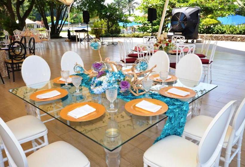 בית מלון כפרי Lake House Resort