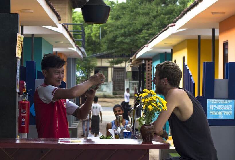 هتل Ostello Bello Bagan Pool