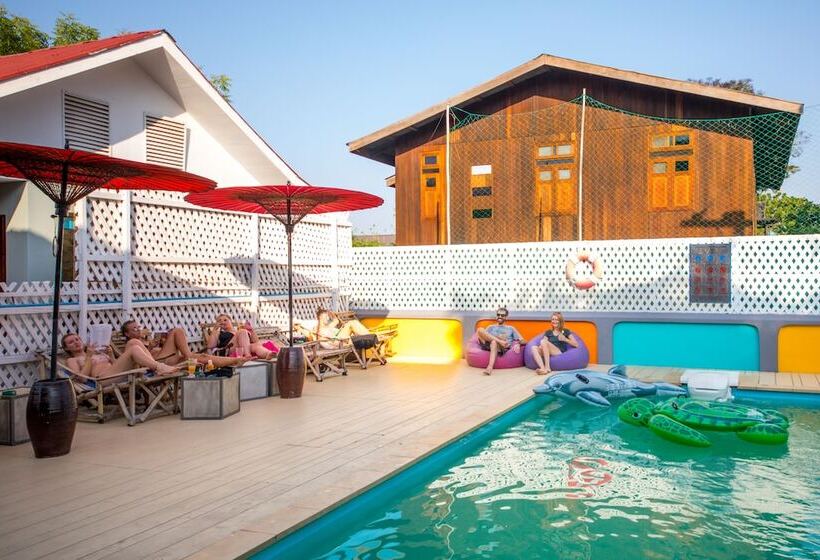 هتل Ostello Bello Bagan Pool