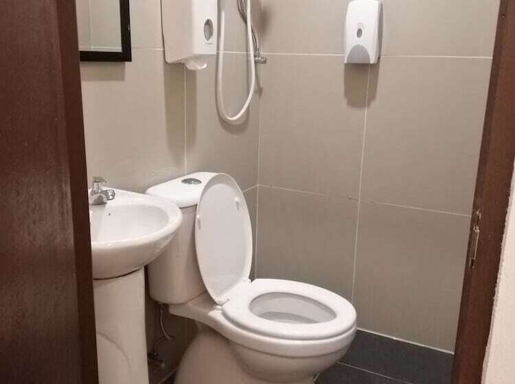 בית מלון כפרי Place2stay Simpang Tiga