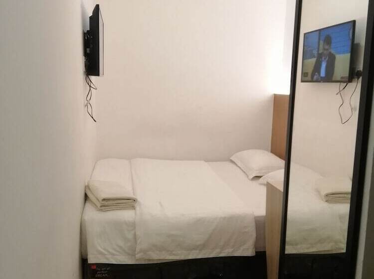 בית מלון כפרי Place2stay Simpang Tiga