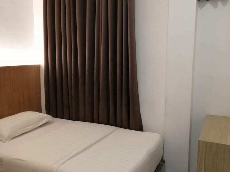 בית מלון כפרי Place2stay Simpang Tiga