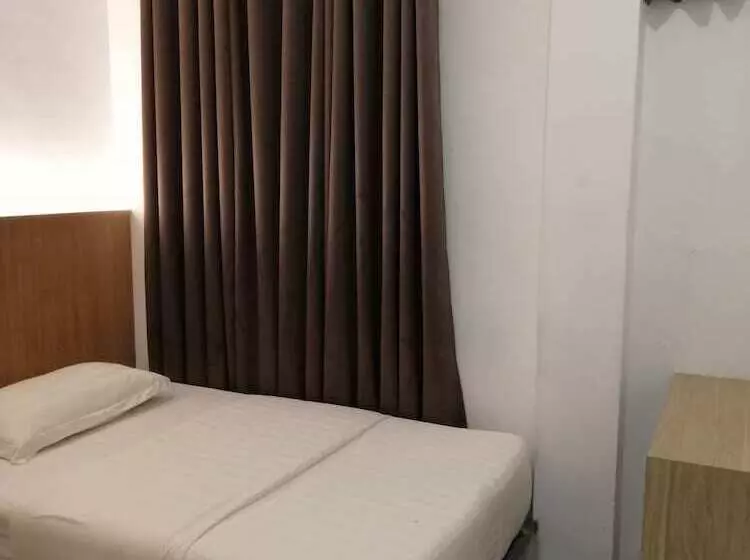 Hotelli Place2stay Simpang Tiga