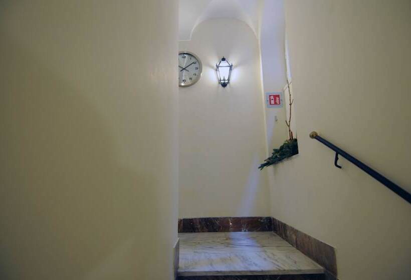 هتل Suite Fontana Di Trevi