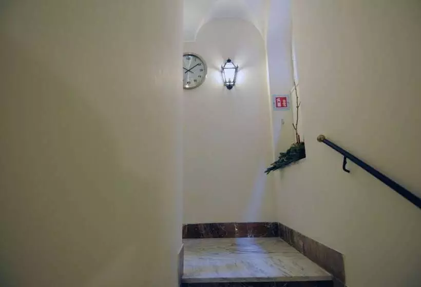 هتل Suite Fontana Di Trevi