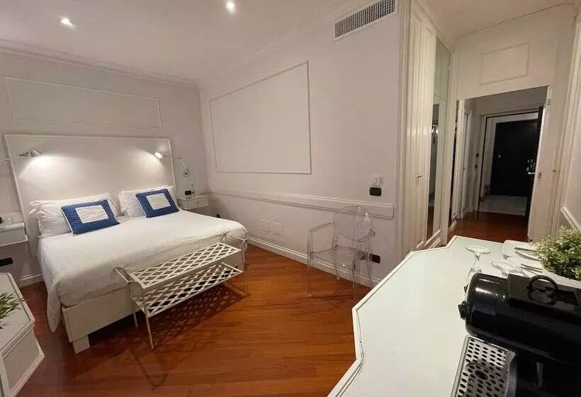 هتل Suite Fontana Di Trevi