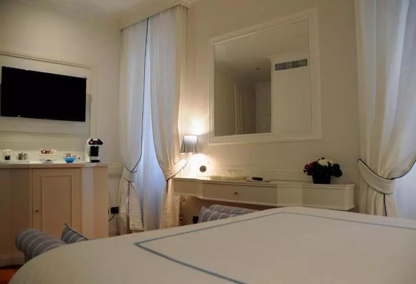 هتل Suite Fontana Di Trevi