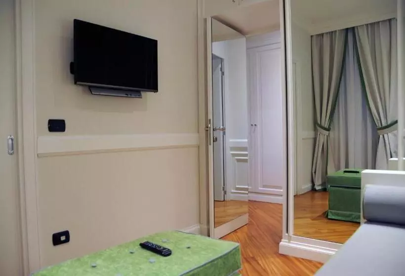 هتل Suite Fontana Di Trevi