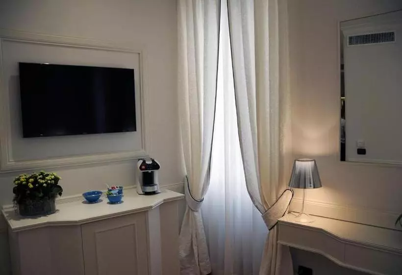 هتل Suite Fontana Di Trevi