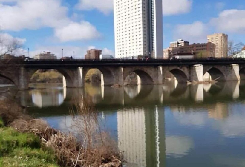 هتل Theplacetobe B&b