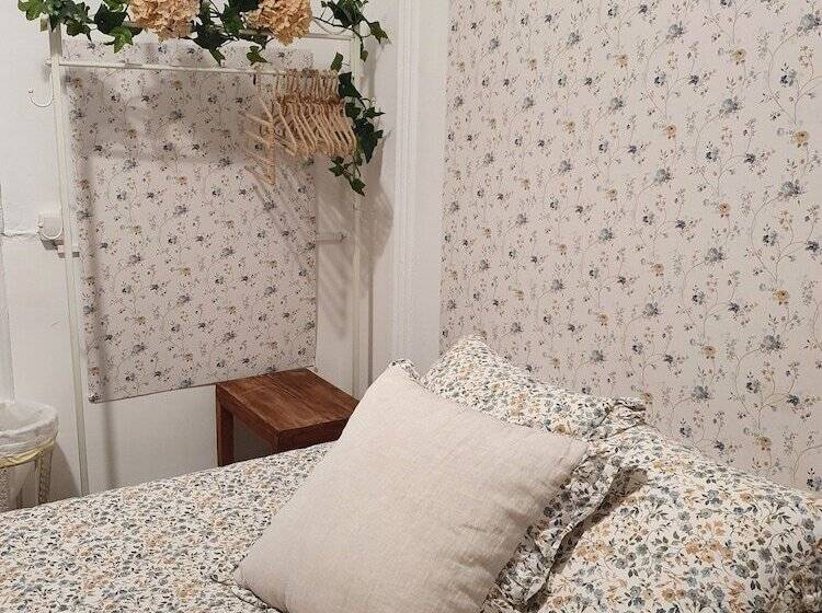 هتل Theplacetobe B&b