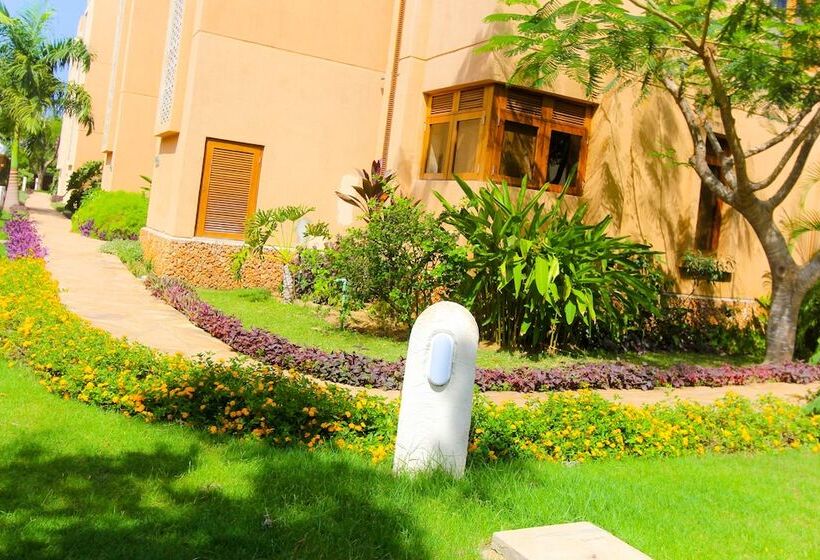 Отель Villa Mandhari  Diani Beach