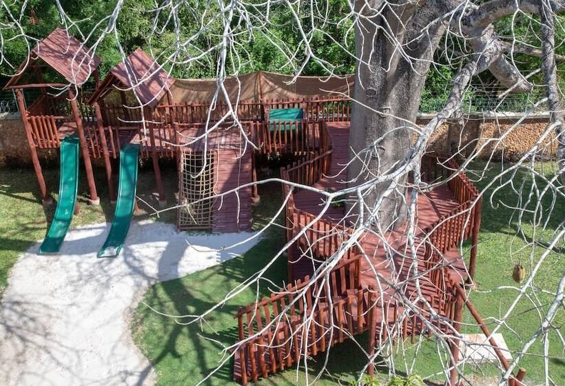 Отель Villa Mandhari  Diani Beach