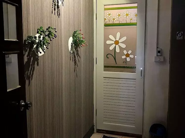 هتل We Hostel Hatyai