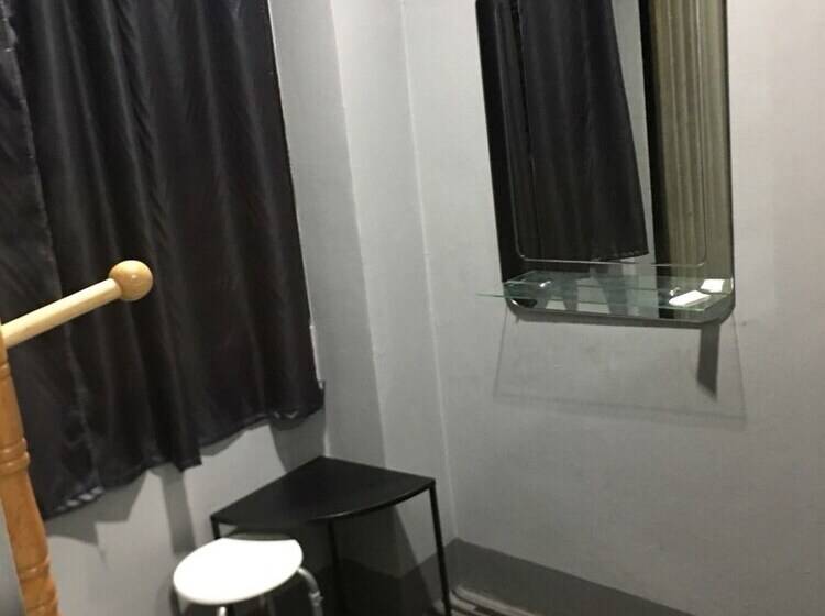 בית מלון כפרי We Hostel Hatyai