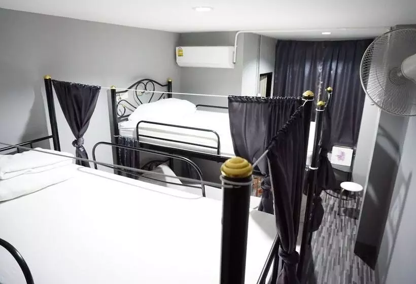 هتل We Hostel Hatyai