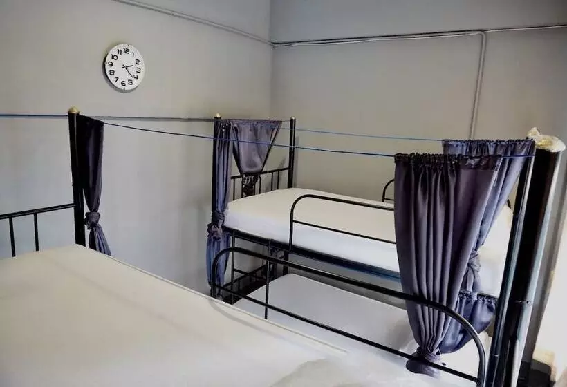 هتل We Hostel Hatyai