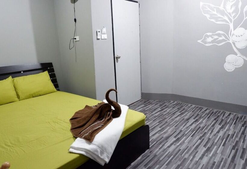 בית מלון כפרי We Hostel Hatyai