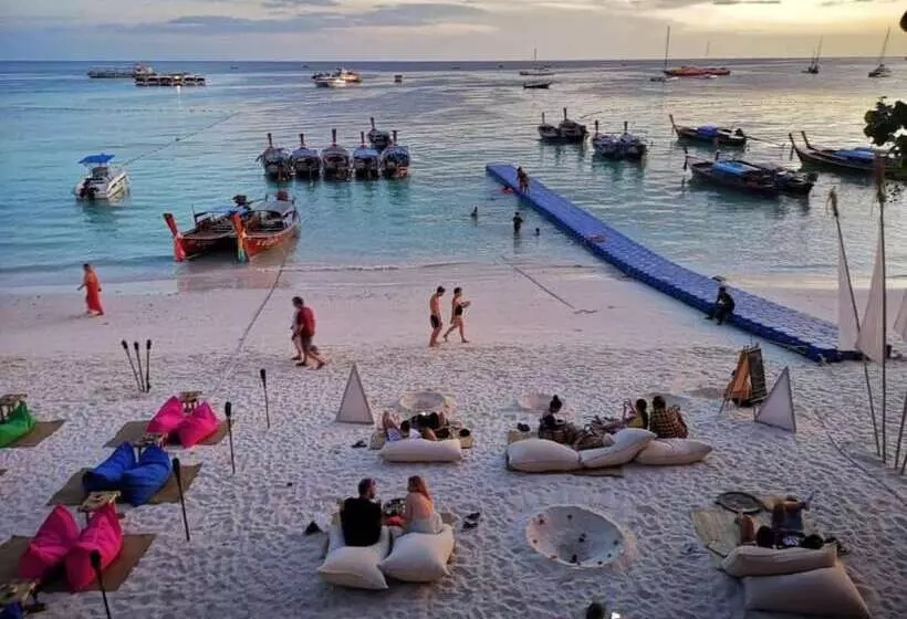 ホテル Charming Lipe Beach Resort