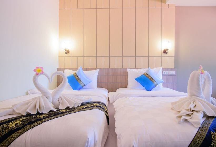 هتل Charming Lipe Beach Resort