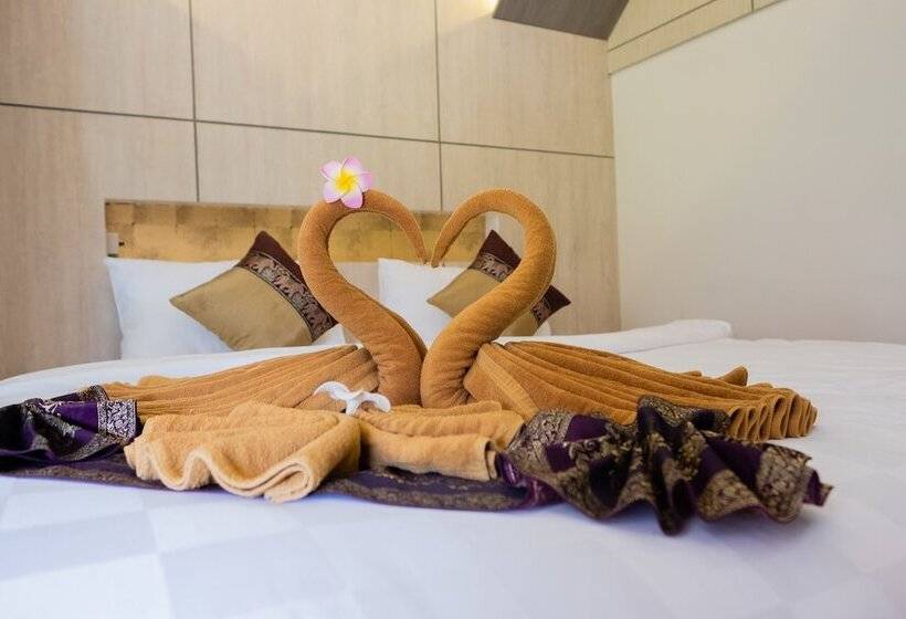 هتل Charming Lipe Beach Resort