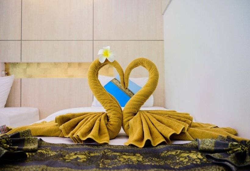 هتل Charming Lipe Beach Resort