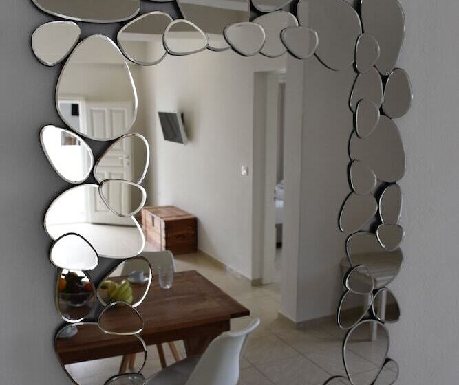 هتل De_naxia Suites