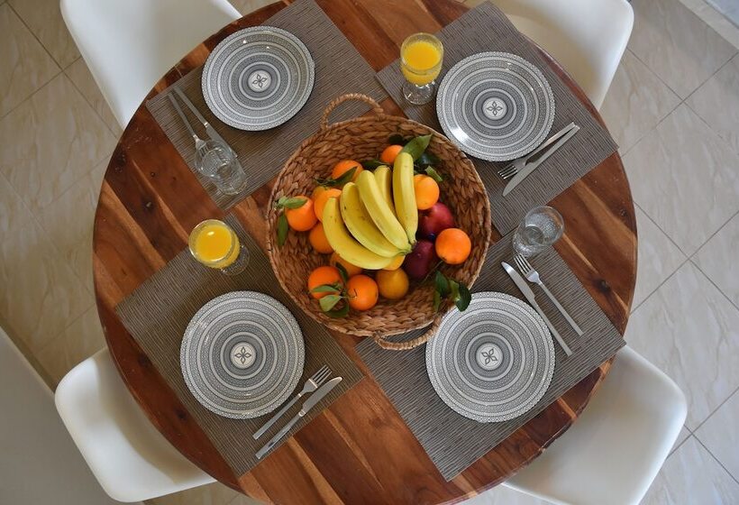 هتل De_naxia Suites