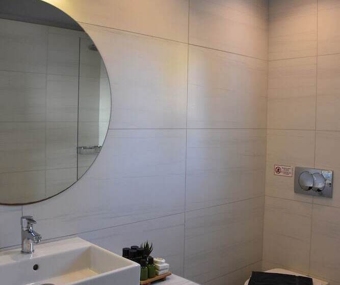 هتل De_naxia Suites