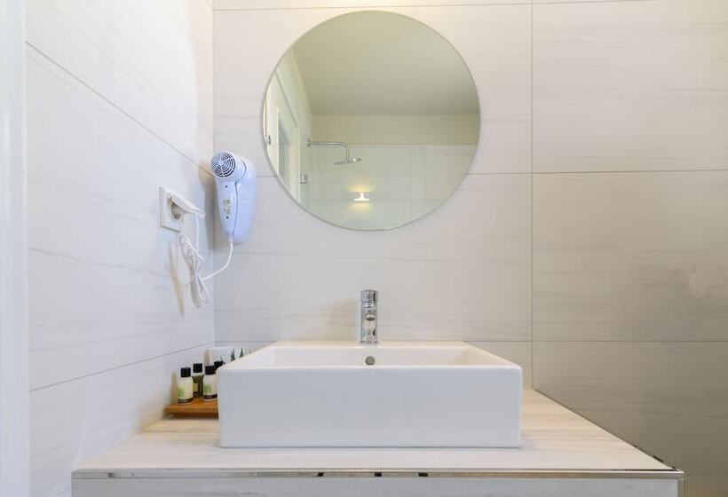 هتل De_naxia Suites