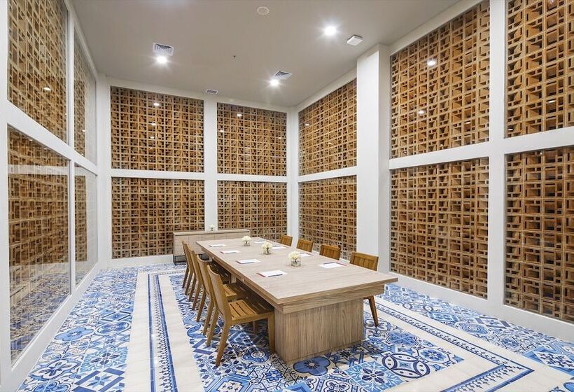 호텔 Eastin Ashta Resort Canggu