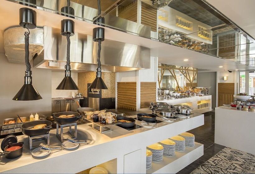 호텔 Eastin Ashta Resort Canggu