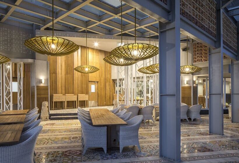 호텔 Eastin Ashta Resort Canggu