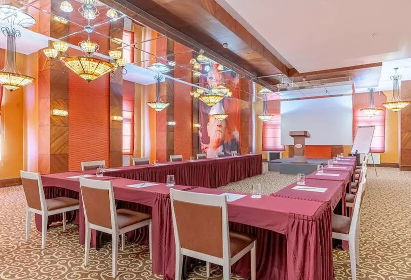 Hotel Mirada Del Lago