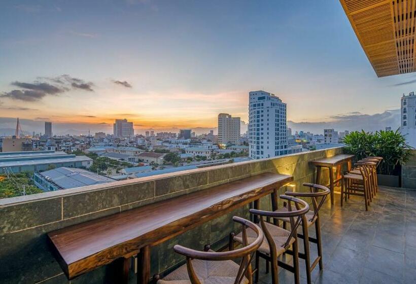 هتل Platinum Danang