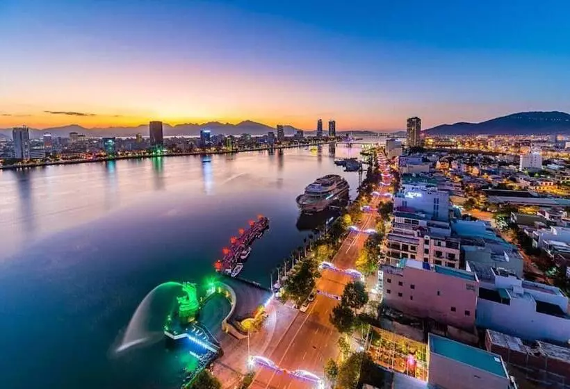 هتل Platinum Danang