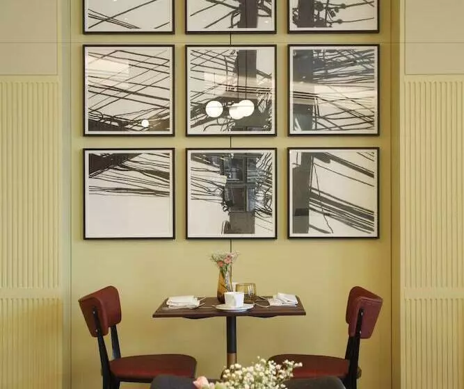 هتل Rockwell East Tower Bridge