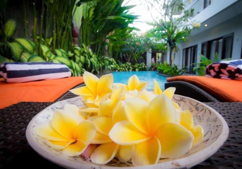 호텔 The Pavilion  Kuta