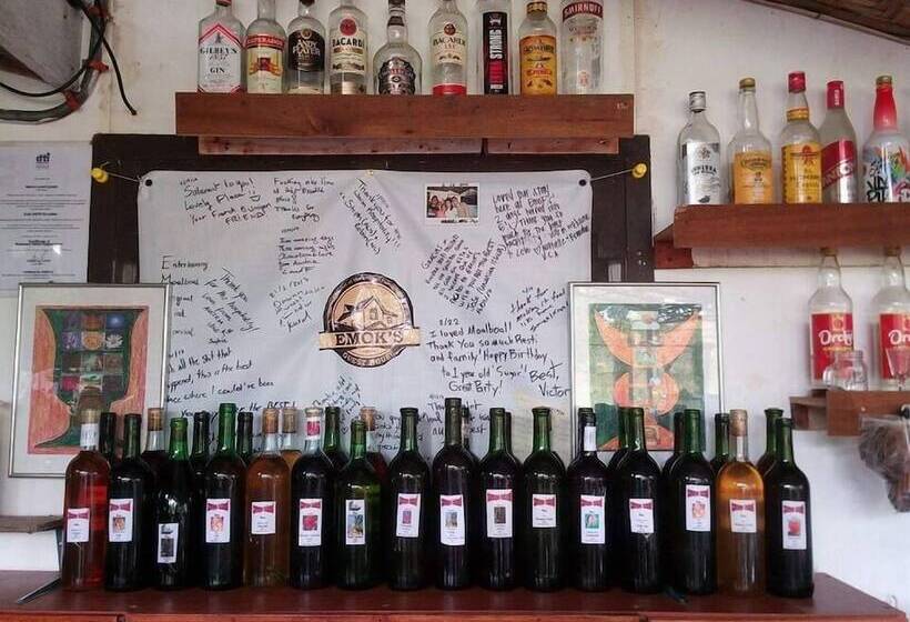 Emok S Guest House Hostel