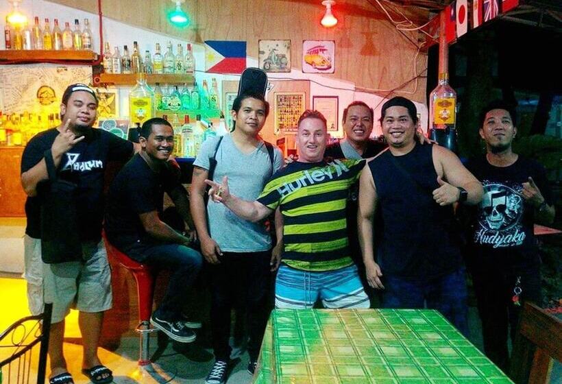 Emok S Guest House Hostel