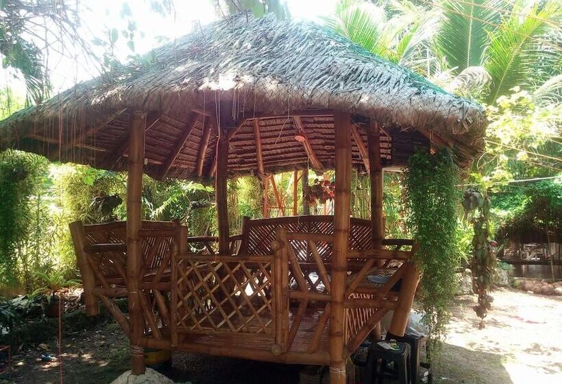 Emok S Guest House Hostel