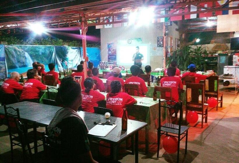 Emok S Guest House Hostel