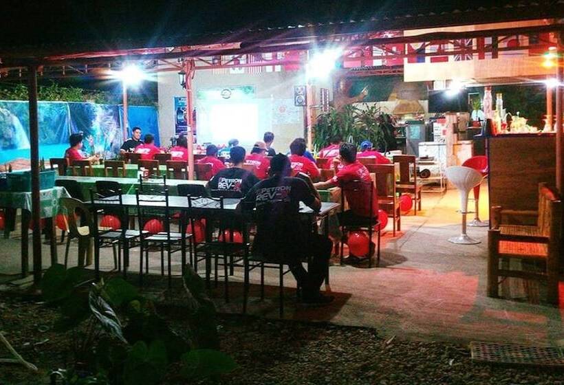 Emok S Guest House Hostel