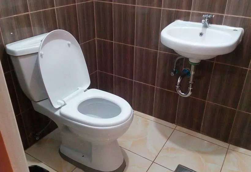 Emok S Guest House   Hostel