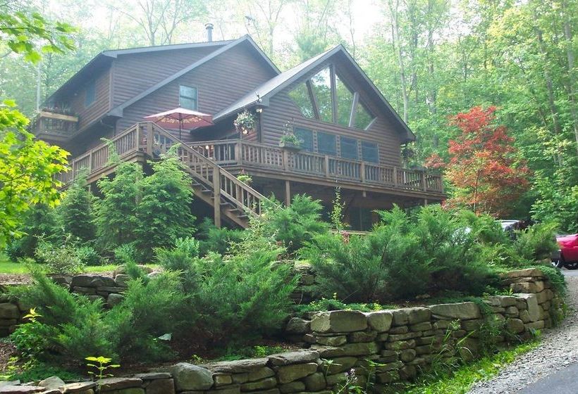 민박 Bear Lodges & 131 Main Street