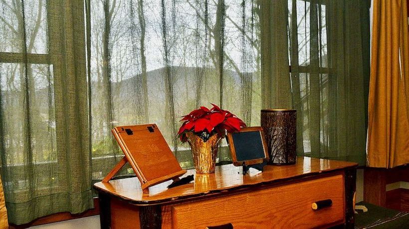 민박 Bear Lodges & 131 Main Street