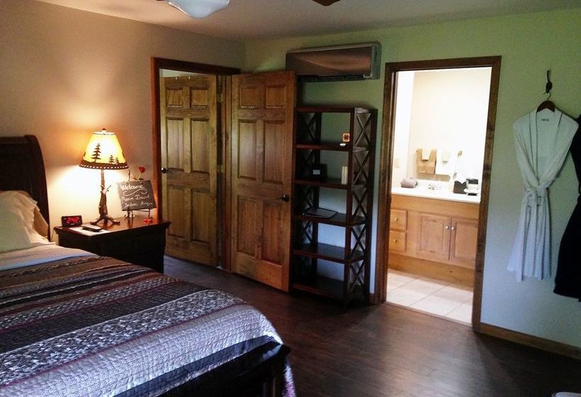 민박 Bear Lodges & 131 Main Street